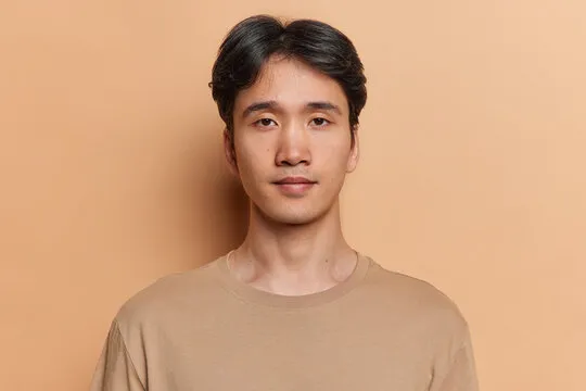 专注于篮球内容服务的专业团队形象